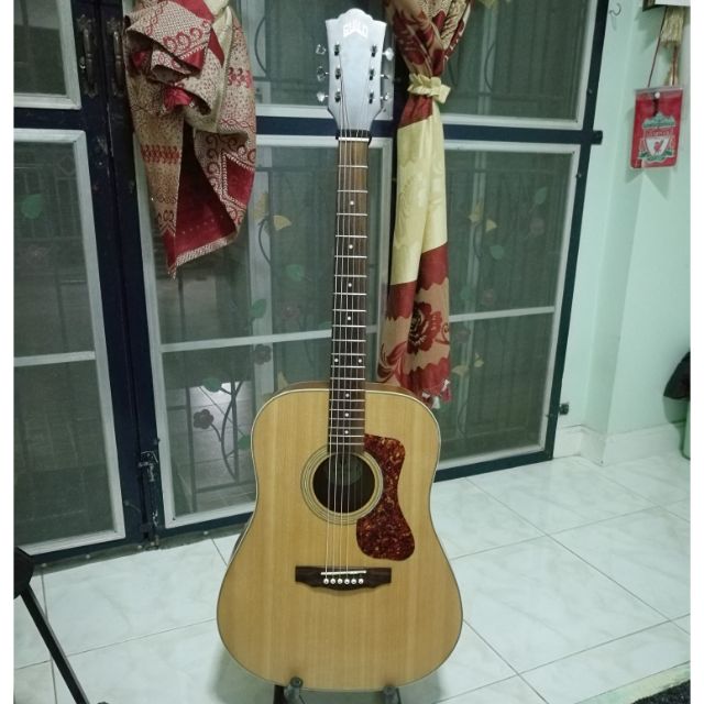 กีตาร์โปร่งไฟฟ้า GUILD D240E