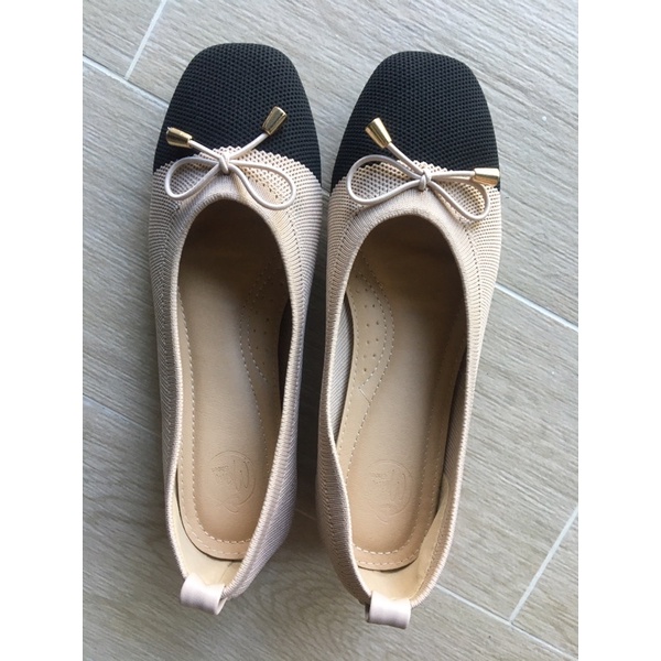 ส่งต่อ รองเท้า แบรนด์ MoMo Shoes