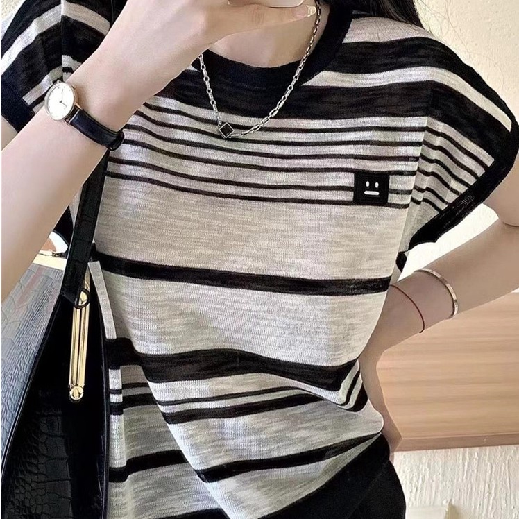 LHSunday เสื้อแฟชั่นคอกลมแขนสั้น⭐️ เสื้อยืดแต่งลายสลับสี  เสื้อผู้หญิง ผ้านิ่มสวมใส่สบายใส่ได้ทุกโอกาส