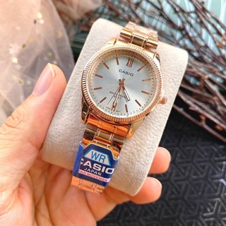 นาฬิกาแฟชั่น casio รุ่น 8241 พร้อมกล่อง มีเก็บปลายทาง !!!