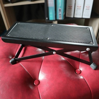 Foot Stool ที่วางเท้าเล่นกีตาร์ ปรับระดับได้ พื้นกันลื่น สีดำ ขนาดกระทัดรัด พกพาง่าย ทำจากวัสดุคุณภาพดี มีความแข็งแรง 🔥