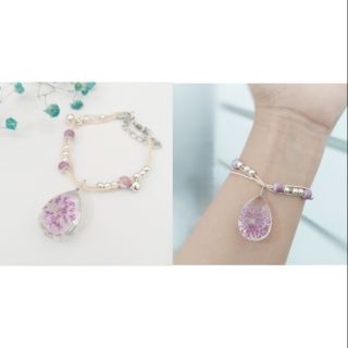 สร้อยข้อมือเชือก ดอกไม้จริง ดอกควีน​แอนด์​แลนซ์​ย้อมสี สีม่วง