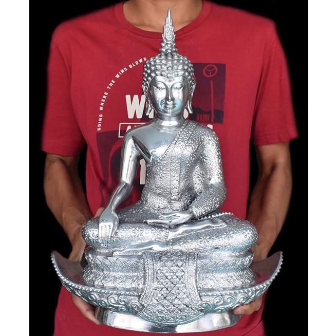 พระพุทธรูป ศิลปะสุโขทัยทรงเรือเศรษฐี เนื้อเงินยวง(หน้าตัก9นิ้ว สูง35ซม.)องค์ใหญ่มากๆ น้ำหนัก 4กิโลกรัม ปลุกเสกแล้ว