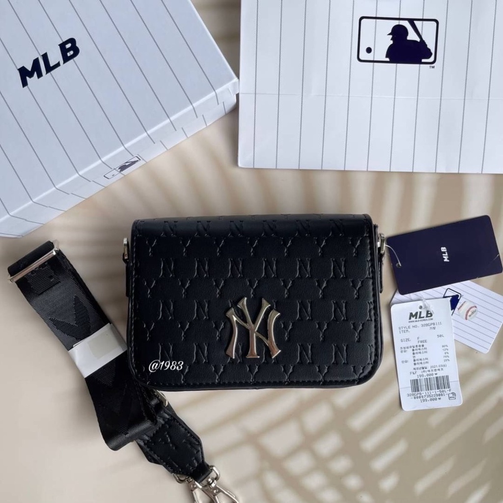 งานแท้100% MLB กระเป๋า สะพาย กระเป๋าชายและหญิง NY Yankees Presbyopia สไตล์เกาหลี size 8"BLACK(สินค้ามีพร้อมส่ง)