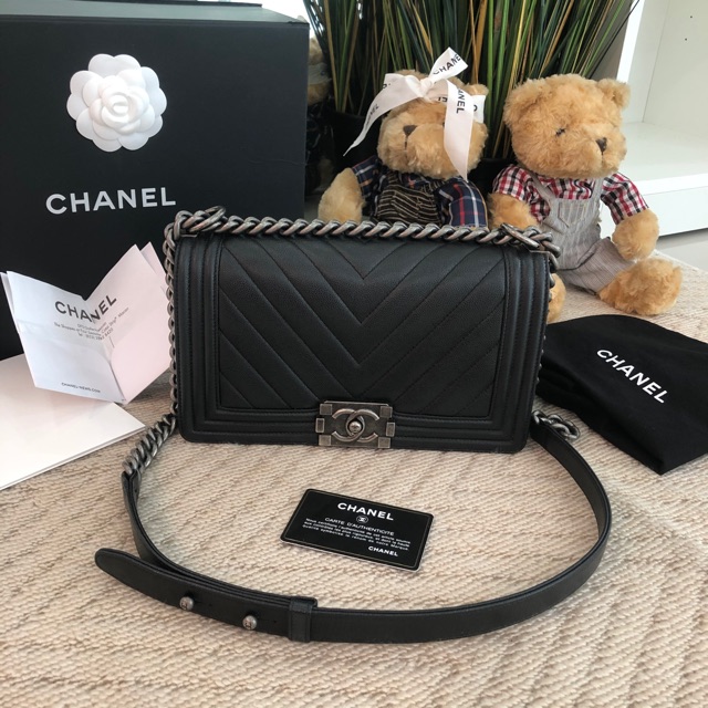 Chanel boy chavron 10” holo24