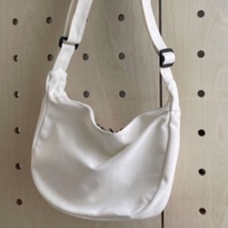 Fashion ลูกค้าใหม่ 1 บาท กระเป๋าสะพายข้าง ผ้าแคนวาส กระเป๋าคาดอก มีซิป สไตล์เท่ๆแบบเกาหลี ไม่มีพวงกุญแจ B-610