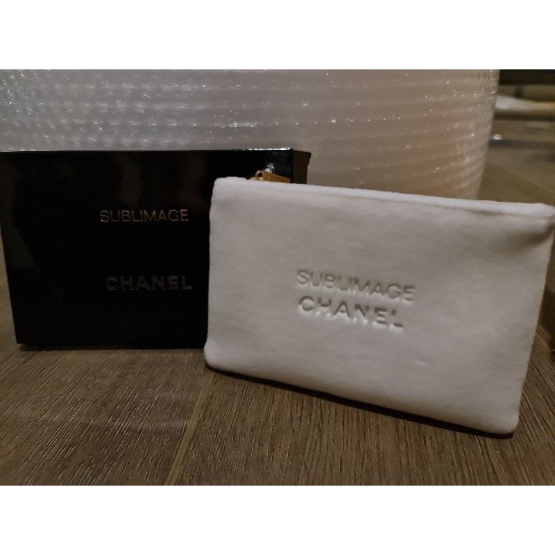 พร้อมส่ง!!! กระเป๋าเครื่องสำอางค์ Chanel ขนาดเล็ก เนื้อผ้ากำมะหยี่สีขาวนวล