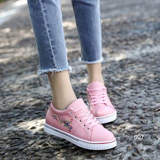 New Womens Sneaker!!590