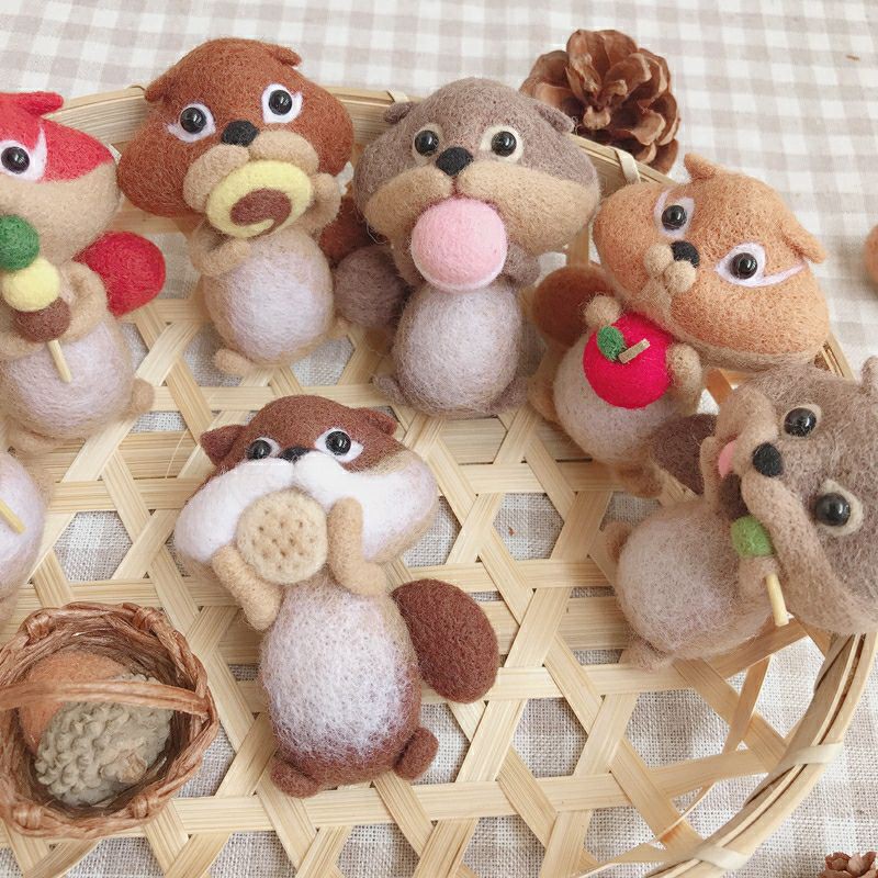 ชุดอุปกรณ์ทำงานเฟลท์ กระรอก ( Needle Felting Kit )