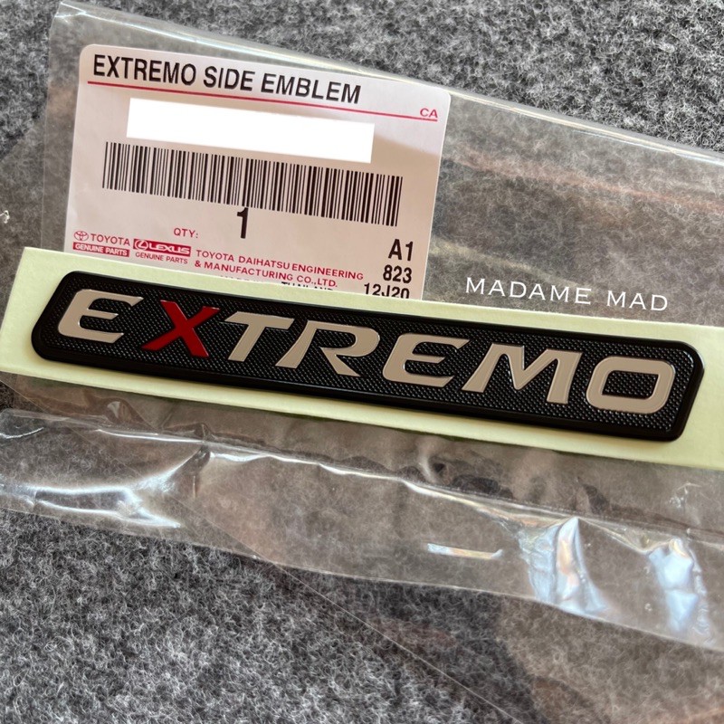 แท้ศูนย์ % โลโก้ เอ็กซ์ตรีโม EXTREMO CAMRY 2017-2019 ขนาด 10.7x1.6cm (UNY-75459-YZB10)