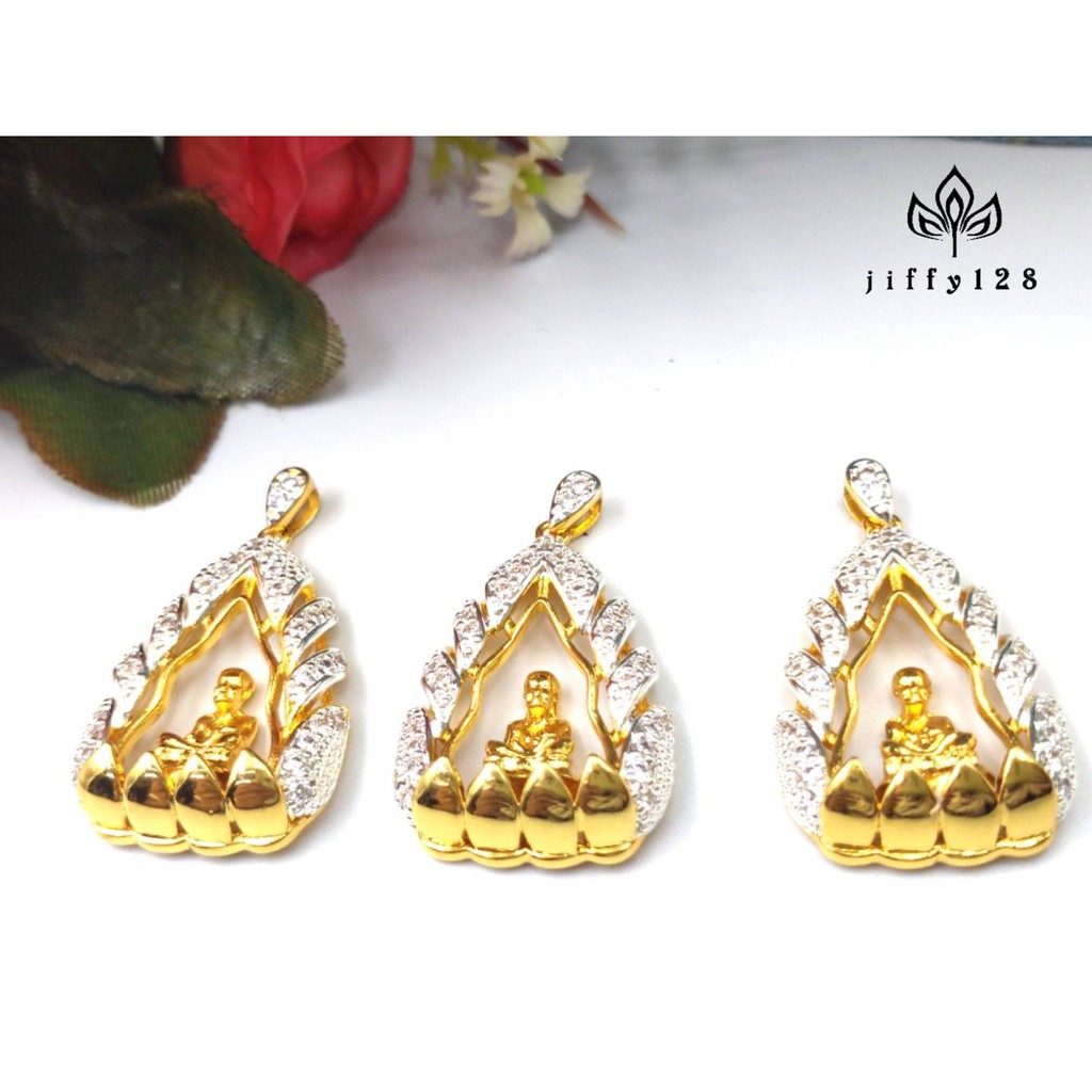 jewelryshop365 K155 จี้หลวงปู่ทวด ทรงสามเหลี่ยม ล้อมเพชร