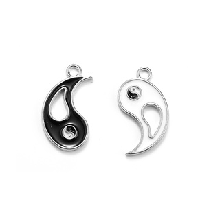 จี้สร้อยคอ รูป Gossip Tai Chi Yin Yang Yinyang สีขาว สีดํา เหมาะกับของขวัญคริสต์มาส สําหรับคู่รัก