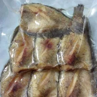 ปลาสลิดแดดเดียวทอด (7-8 ตัวโล) พร้อมทาน น้ำหนักก่อนทอด