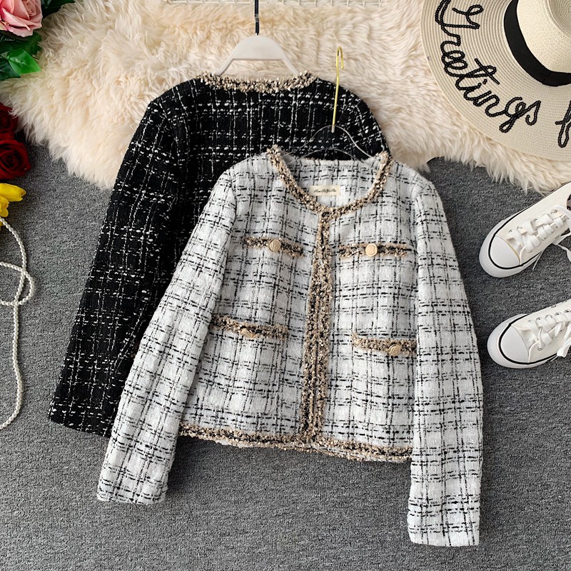 พร้อมส่ง ลดราคาล้างสต็อค เสื้อคลุมชาเเนล ผ้าทวิตชาเเนล..*สินค้านำเข้า*