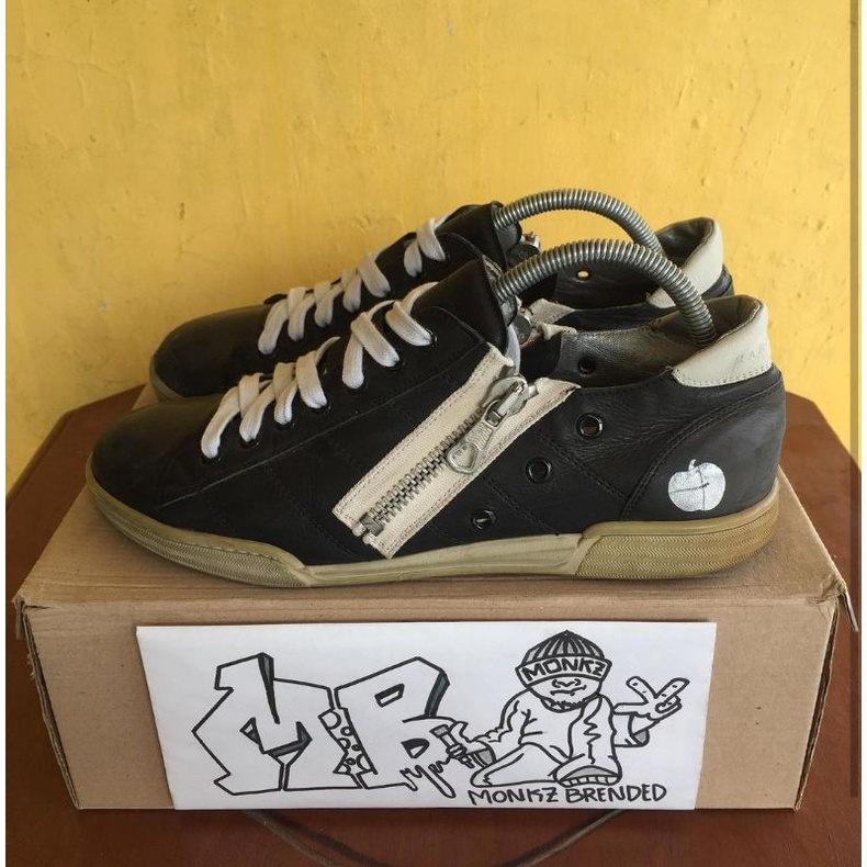 MARK JACOB ZIPPER***