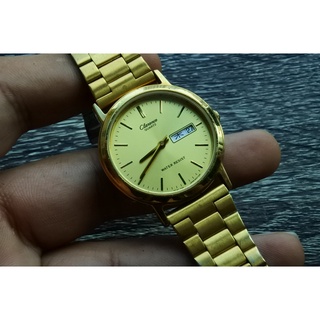 นาฬิกา Vintage มือสองญี่ปุ่น CLARENCE ระบบ Quartz UNISEX ทรงกลม กรอบทอง หน้าทอง หน้าปัด 35mm