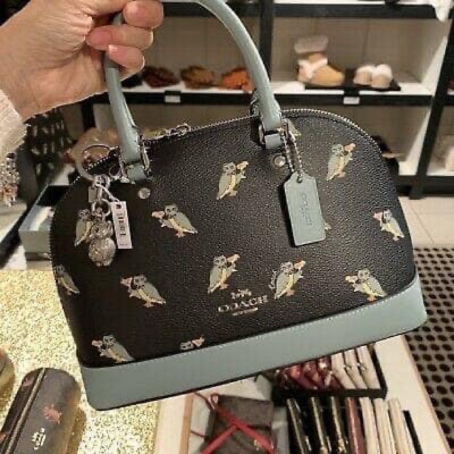 พร้อมส่ง แท้💯 กระเป๋าcoach โดมมินิ ลายนกฮูก