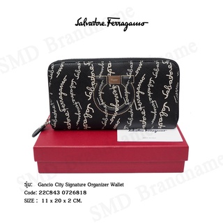 Salvatore Feragamo กระเป๋าสตางค์ผู้หญิงใบยาว  รุ่น Gancio City Signature Organizer Wallet Code: 22C843 0726818