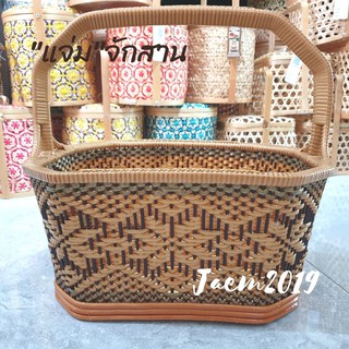 ตะกร้าทำบุญ (คละลาย) ลายไทย ตะกร้าไปวัด ตะกร้าสานลายไทย ทรงเหลี่ยม