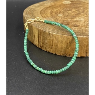 Emerald Rhondel shaped 3-4 MM beaded bracelet. สร้อยข้อมือลูกปัดมรกต.