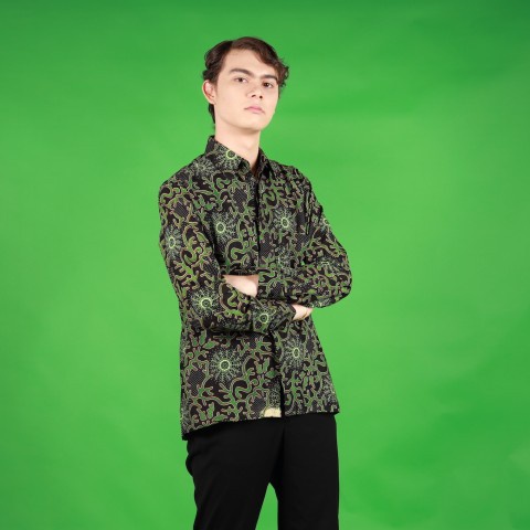 เสื้อบาติกผ้าคอตตอน(ผ้าสีพื้นลายผ้าไหมบาติก) IMPORT FROM AEC,ASEAN    รุ่น SHB56