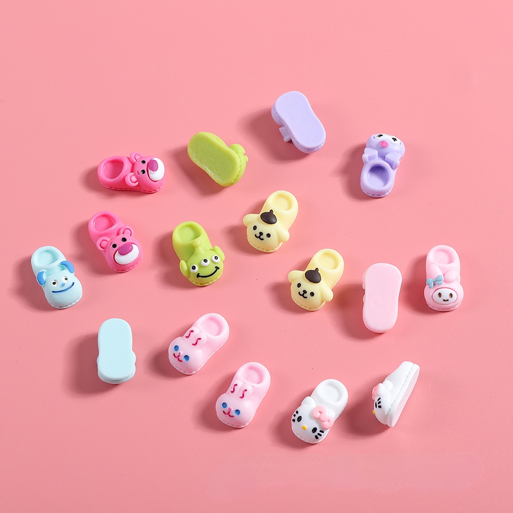 รูปร่างของรองเท้าแตะ Jibbitz ชุดตัวติดรองเท้าเซต ตัวติดรองเท้ามีรู จิ๊บบิท Charms ตกแต่งน่ารัก