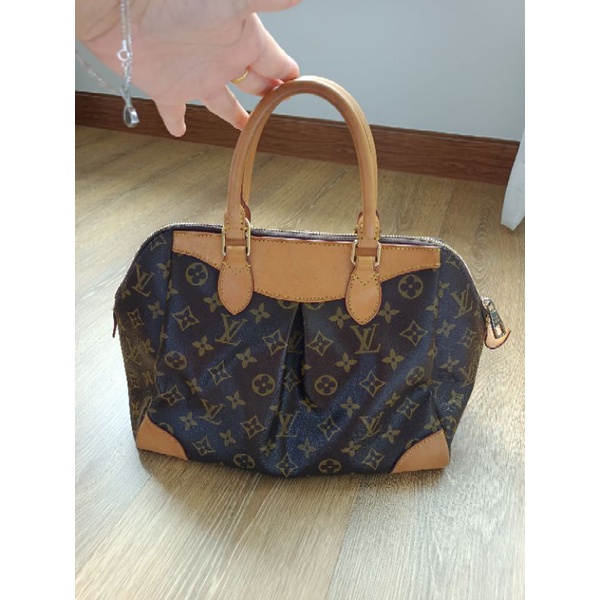 louis vuitton มือสองหนังแท้