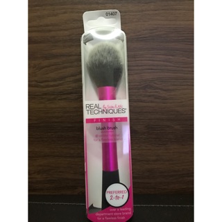 Real Techniques blush brush