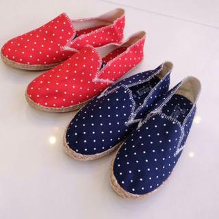 รองเท้าแพลตฟอร์ม Toms