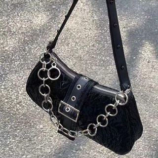 ⛳ขายร้อน😊Design Texture กระเป๋า Chain Spice Girl กระเป๋าใต้วงแขนสีดำ Crossbody Baguette Bag