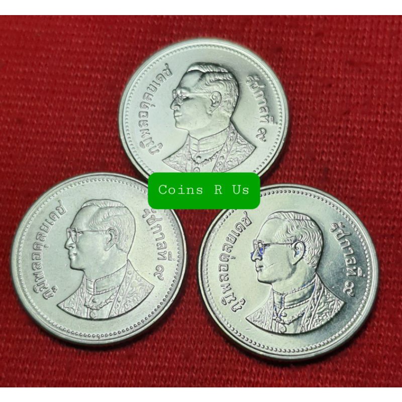 ชุด 3 เหรียญๆ2 บาท สีเงิน ปี 2548 , 49 , 50 อย่างละเหรียญ ผ่านใช้สวยน่าสะสม