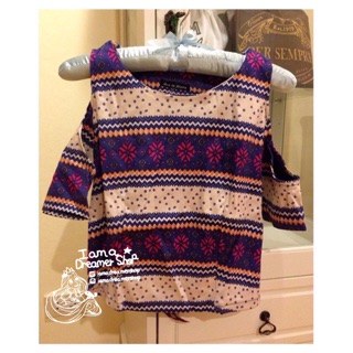 เสื้อโชว์ไหล่ Native Crop (Purple)