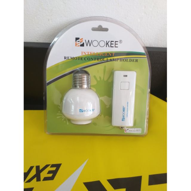 ขั้วหลอดไฟ e27 มาตรฐาน ใช้รีโมทควบคุมเวลาปิดเปิด