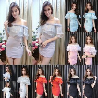 เดรสทรงเปิดไหล่แต่งระบายอก ติดขนมิ้งสวยหวาน