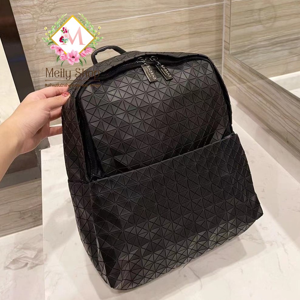 กระเป๋าเป้ แฟชั่นญี่ปุ่น Issey Miyake Bao Bao แฟชั่นยอดนิยม กระเป๋าสะพายไหล่ กระเป๋าทรงเหลี่ยม รูปแบบเก๋มาก งานสวย