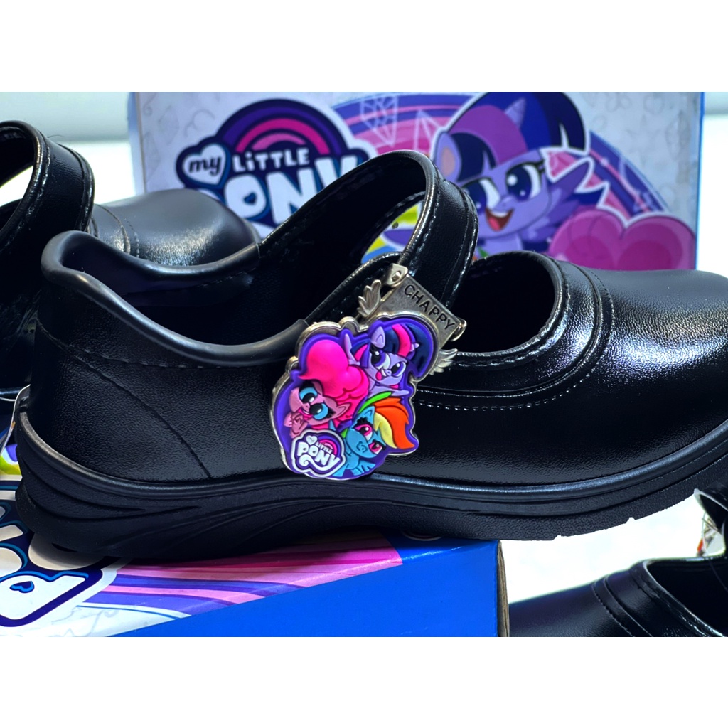 รองเท้านักเรียน อนุบาล หญิง ม้าโพนี่ Pony แบบกดล๊อคและสีขาวCHAPPY