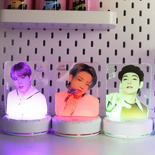 โคมไฟตั้งโต๊ะอะคริลิก LED 7 สี ลาย Kpop BTS Butter V JUNGKOOK JIMIN JIN