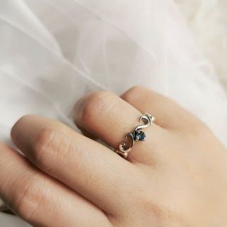 แหวนคลื่น​ ลอนดอนบลูโทพาส​ London​ Blue​ Topaz​ Ring