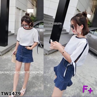 2ชิ้นสุดคุ้ม เสื้อผูกโบว์แขนเกร๋ๆ กุ้นขอบพร้อมกับกระโปรงยีนส์ เอวยืด ชายระบาย