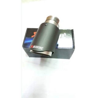 ปลายท้อ เดียว แบบเปิดหัว หุ้มไฟล์เบอร์คาร์บอนเคฟล่าแท้ AKRAPOVIC ขนาดของคอสวม 2.5 นิ้ว พร้อมเข็มขัดรัด