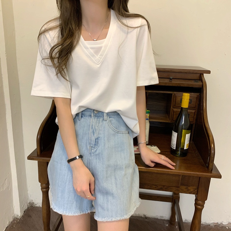 QKshop คอวียังไม่ก็ไม่โป๊  เสื้อคอวีสีพาสเทล ให้ลุคดูเท่ห์ มีสไตล์ไปอีกแบบ ถ้าไม่อยากพลาด จัดเถอะ ราคา ถูกที่สุด ดีลบีเคเค แกลเลอรีภาพที่ 9