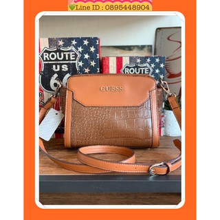 กระเป๋า Guess Trylee Cross Body Bag รีออเดอร์รุ่นขายดี!! กับกระเป๋าทรง crossbody ใบนี้ ขนาดกำลังดี ++-