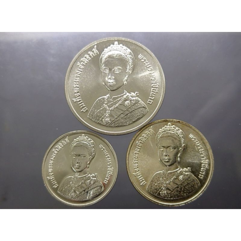 เหรียญ150-300-600 บาท เนื้อเงิน ครบชุดเหรียญที่ระลึก เฉลิมพระชนมพรรษาครบ 5 รอบ พระราชินี ราชินี ร9 ไม่ผ่านใช้ เหรียญ5รอบ