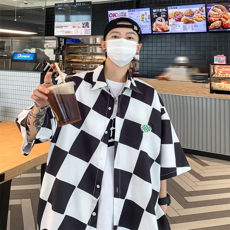 เสื้อเชิ้ตแขนสั้น พิมพ์ลายตาราง ทรงหลวม ขนาดใหญ่ สไตล์เกาหลี แฟชั่นสําหรับผู้ชาย