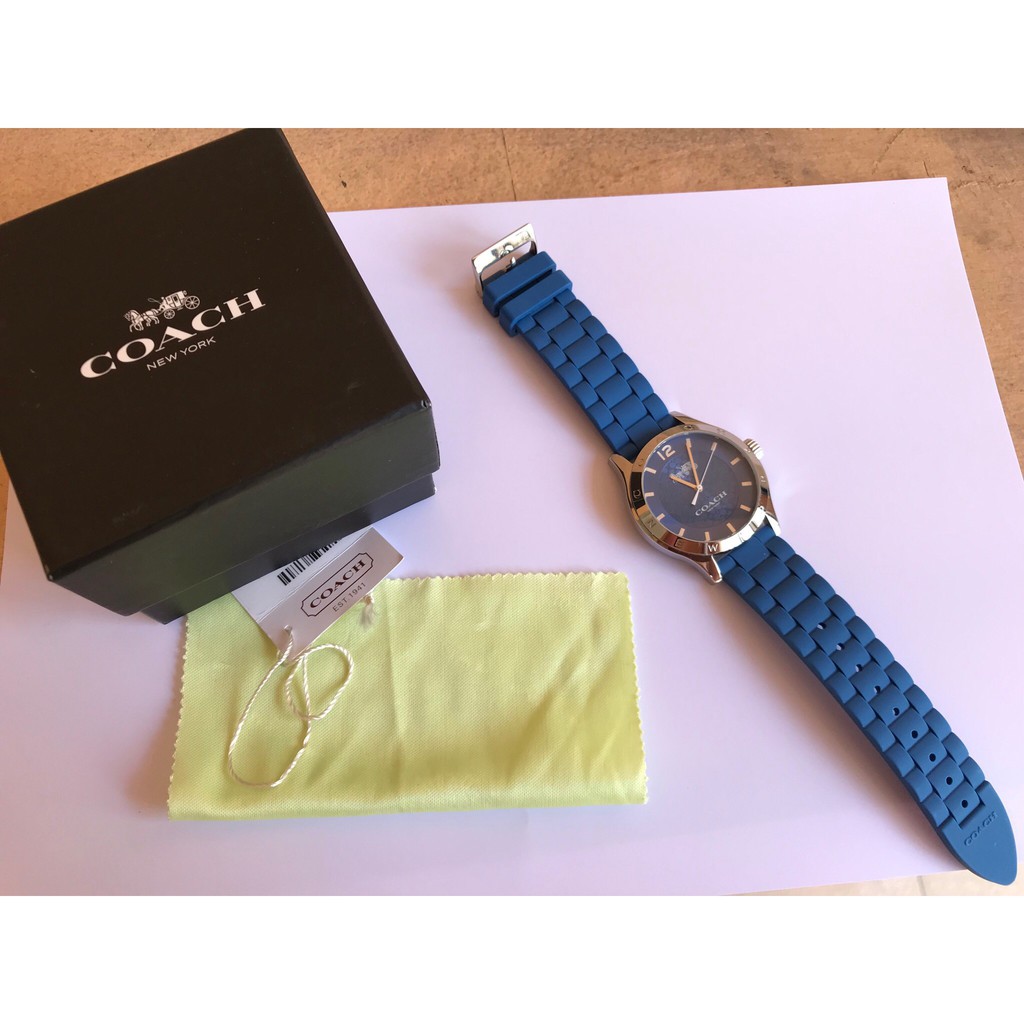 ขายนาฬิกามือสอง Coach สายซิลิโคนสีฟ้า อุปกรณ์ยกกล่อง ของแท้ 100% ✨ สภาพประมาณ 90% ✨