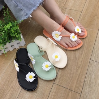 รองเท้าแฟชั่น เดซี่ 3สาย+1ไซส์‼️พร้อมส่ง 4 สี ดำ ครีม เขียว ส้ม Size 36-40🌠รองเท้าแฟชั่นผู้หญิง มีบริการเก็บเงินปลายทาง