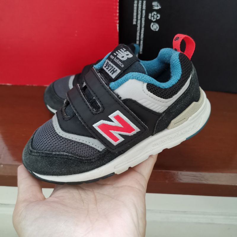 13.5 cm/ รองเท้า​เด็ก​ New Balance 997H มือสอง​สภาพ​ดี​