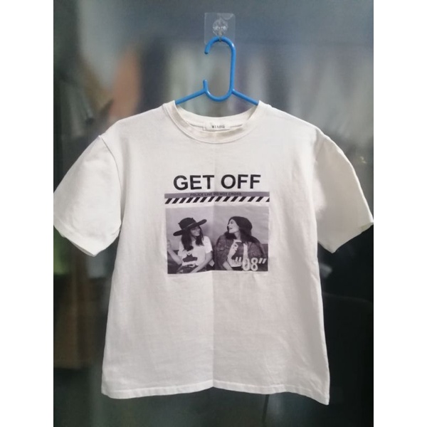 มือสอง. มีตำหนิ. เสื้อยืดสกรีนลาย Kendall &​Kylie