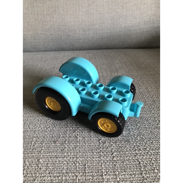 Duplo legoแท้มือสอง ฐานรถคันใหญ่สีฟ้า/เทาสามารถพ่วงได้ทั้งสองฝั่ง มีรอยตามรูปสุดท้ายบริเวณอื่นสภาพดี