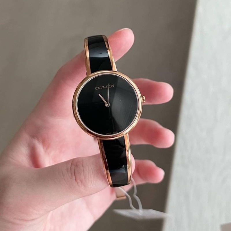 (ผ่อน0%) นาฬิกา กำไล Calvin Klein seduce black rose gold watch หน้าปัดกลม ขนาด 30 mm สายสีดำ